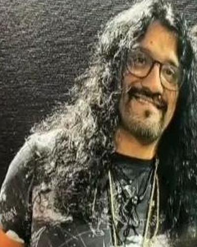 Luciano Jarrín Viña - Bajo y Fundador Banda XXX